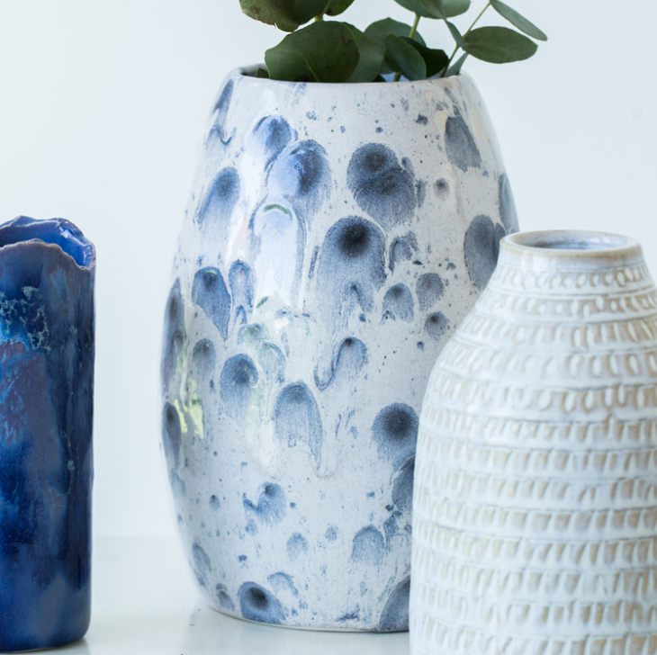 9537 BRANCO MANCHADO PRETO