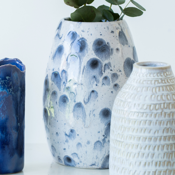 9537 BRANCO MANCHADO PRETO