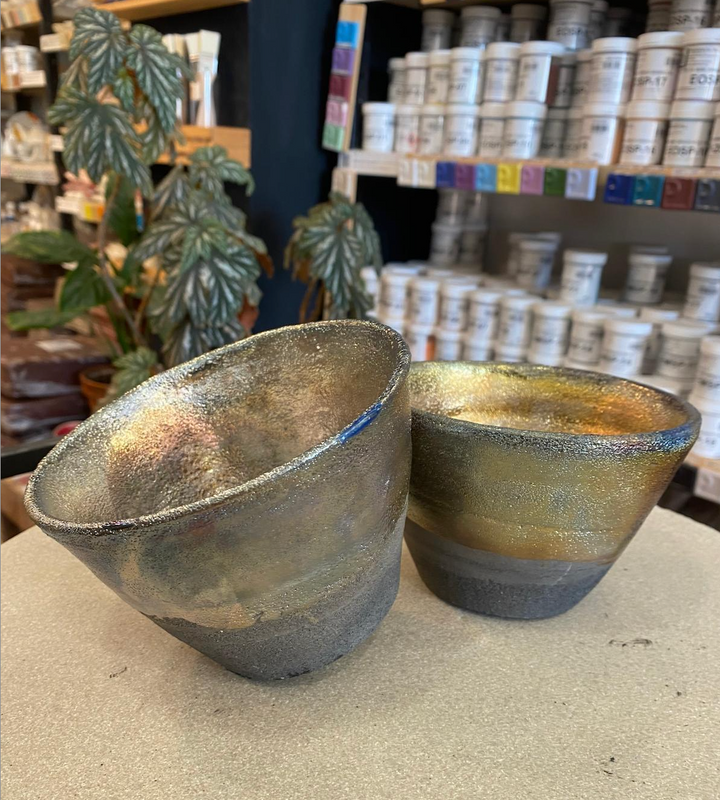 R-9 RAKU BRANCO DOURADO