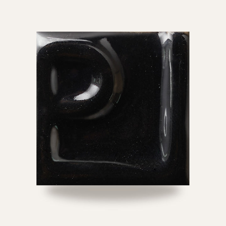 GRES O 10540 NEGRO — amostra cozida