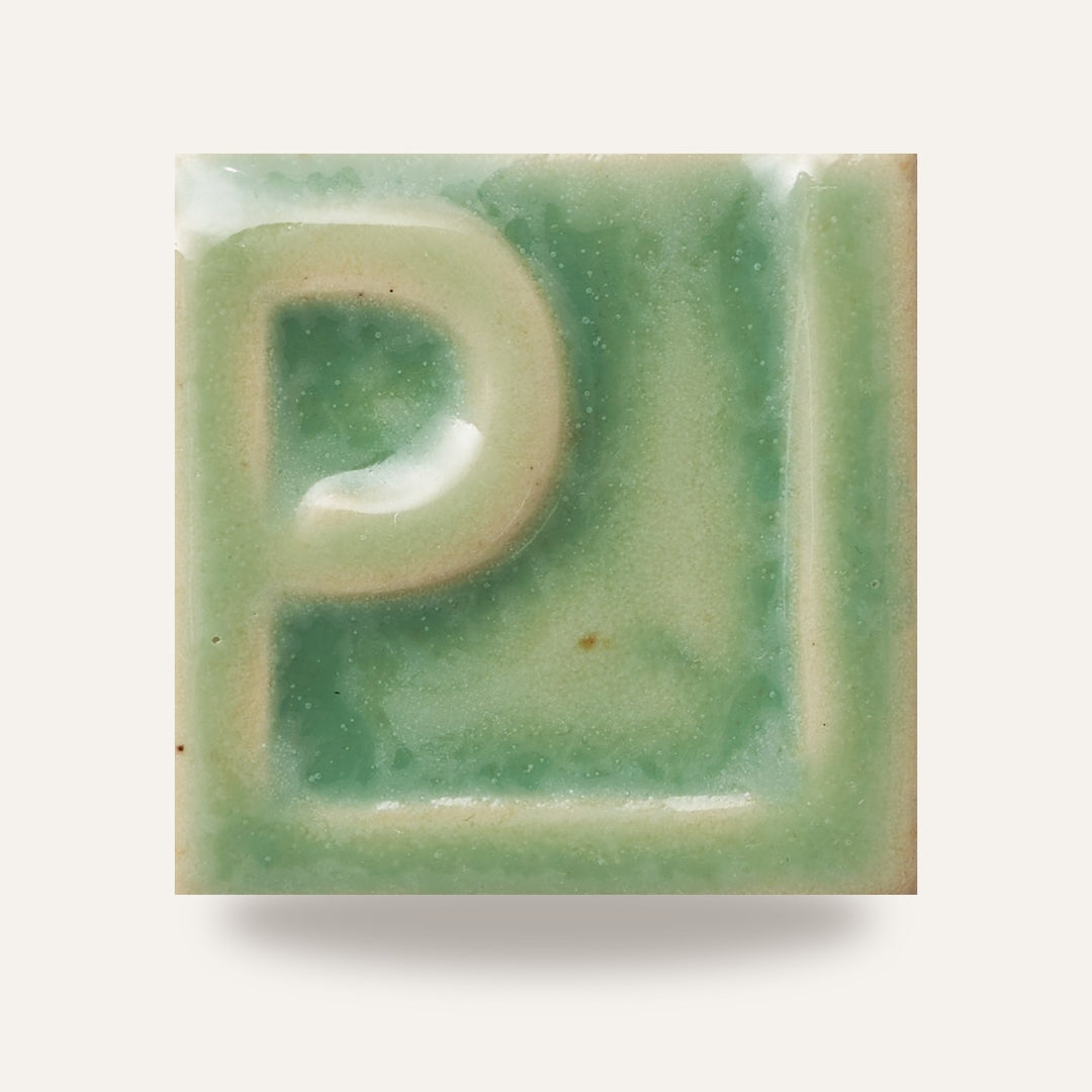 GRES O 10562 VERDE ESMERALDA — amostra cozida