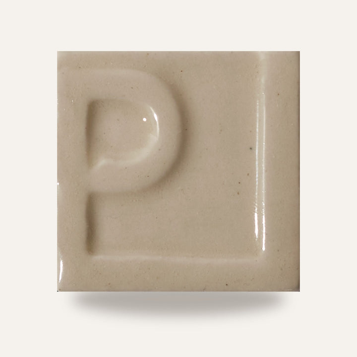 GRES O-7005 BRILHANTE TRANSPARENTE — amostra cozida