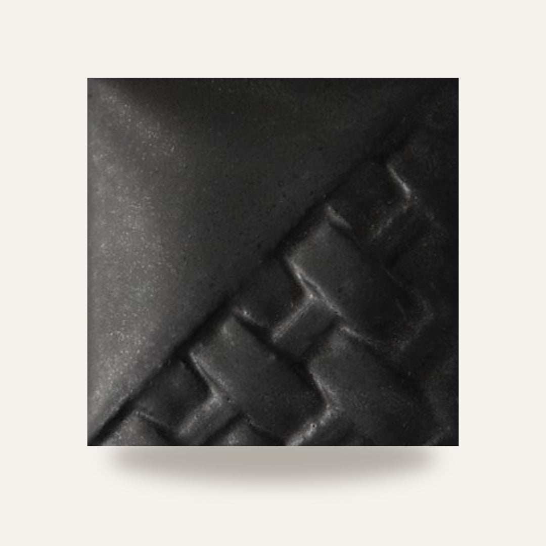 STONEWARE SW-140 BLACK MATE — amostra cozida